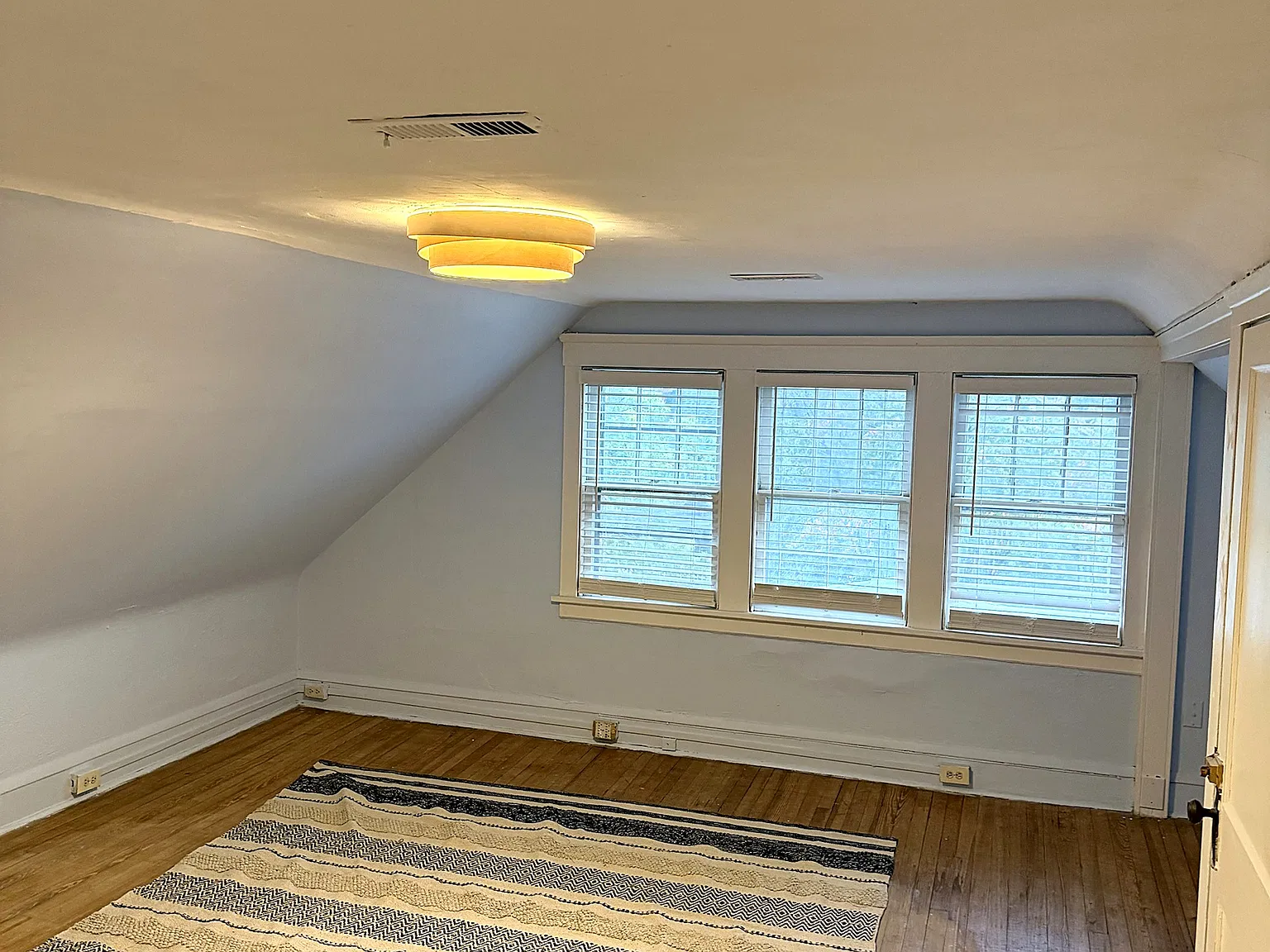 1 bed, 750 sqft, $975 — Photo 3