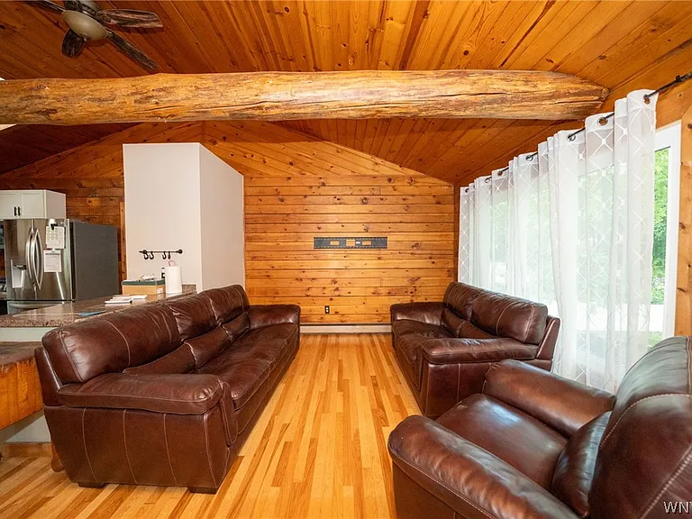 8376 Cobblestone Ct — Photo 19