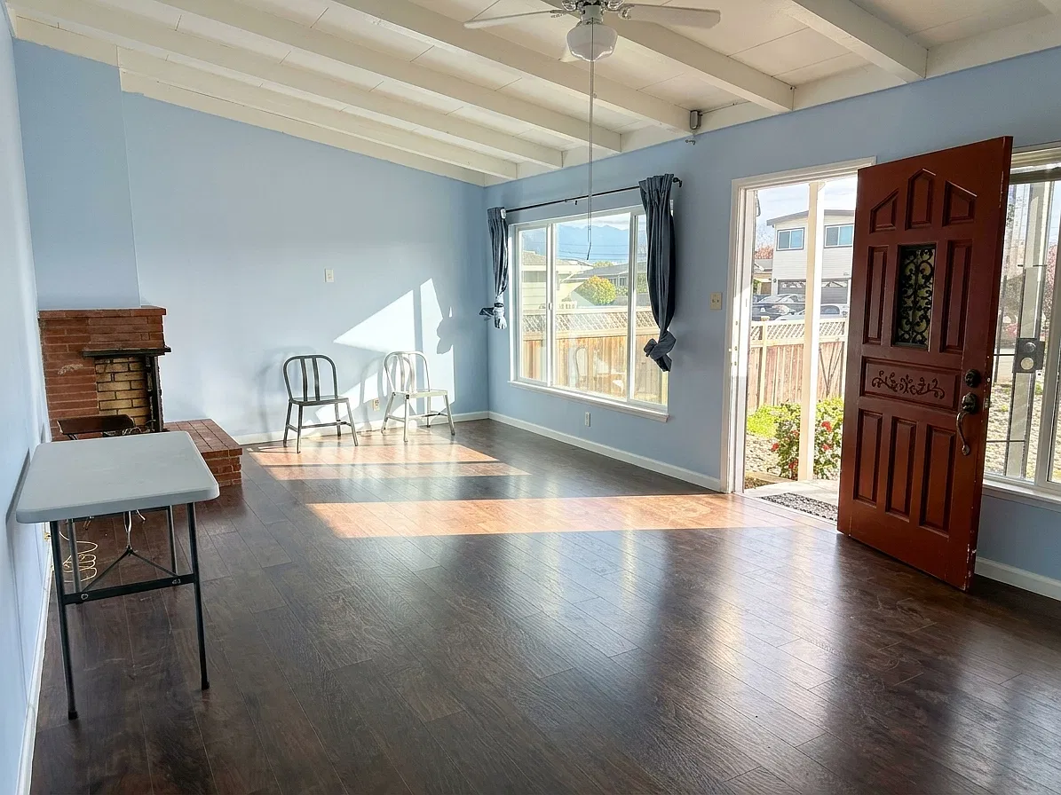 3 bed, 1080 sqft, $4,800 — Photo 1
