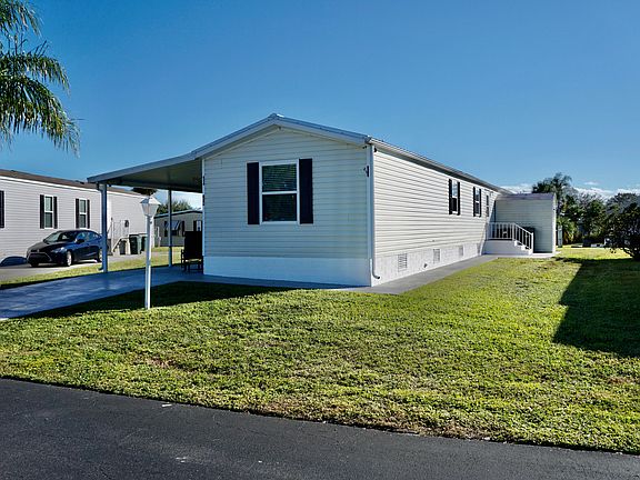 2nd image of 92 Sandhill Blvd.