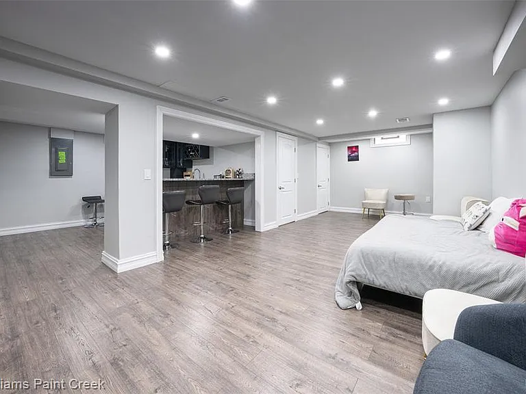 709 Denham Ln — Photo 19