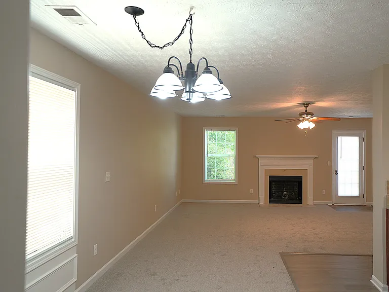 138 Alton Cir — Photo 4