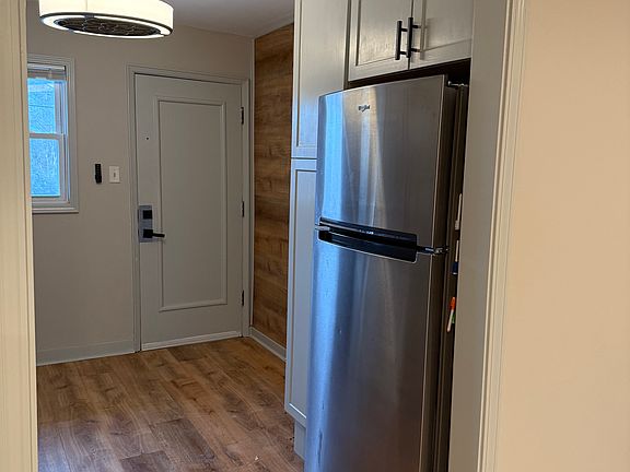4th image of 1801 Shady Ln Unit 6