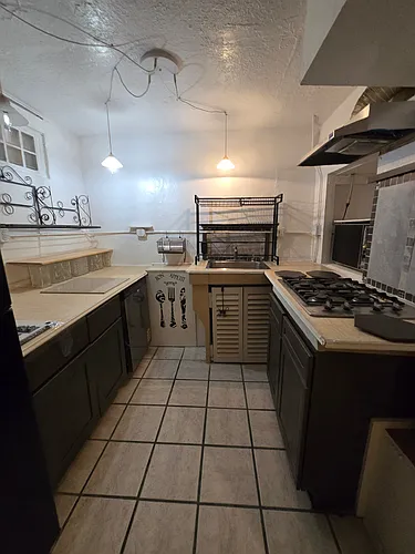 220 Yale Blvd SE #B Photo 1
