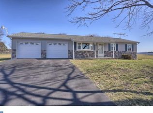 15 Stitzer Rd, Oley, PA 19547