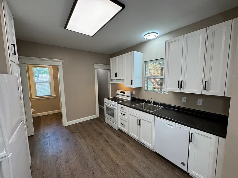 452 W Adams St #1 — Photo 7