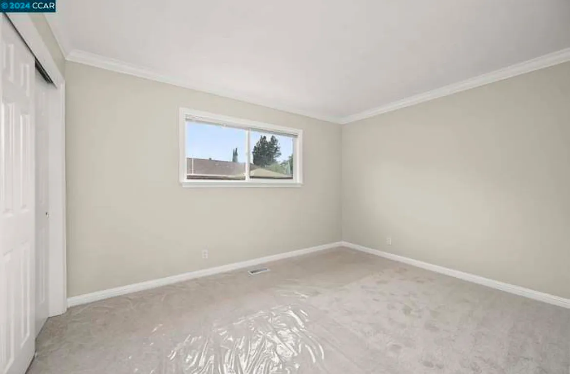 3 bed, 1100 sqft, $4,000 — Photo 4