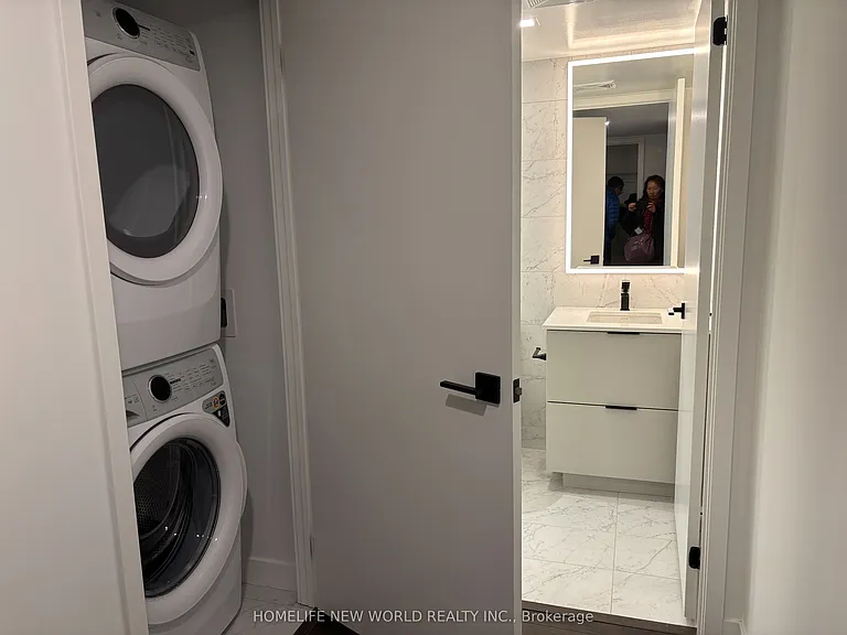 609 Sherbourne St #1311 — Photo 5