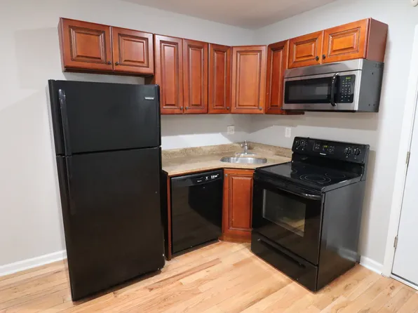 1415 N 15th St APT B, Philadelphia, PA 19121