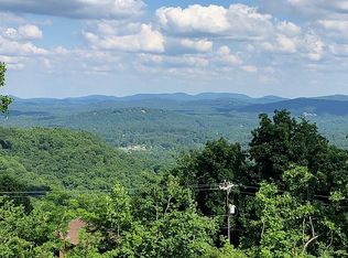 000 Alta Cir, Hendersonville, NC 28739