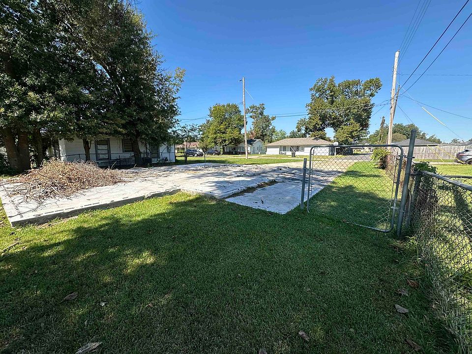 2nd image of 1326 California St