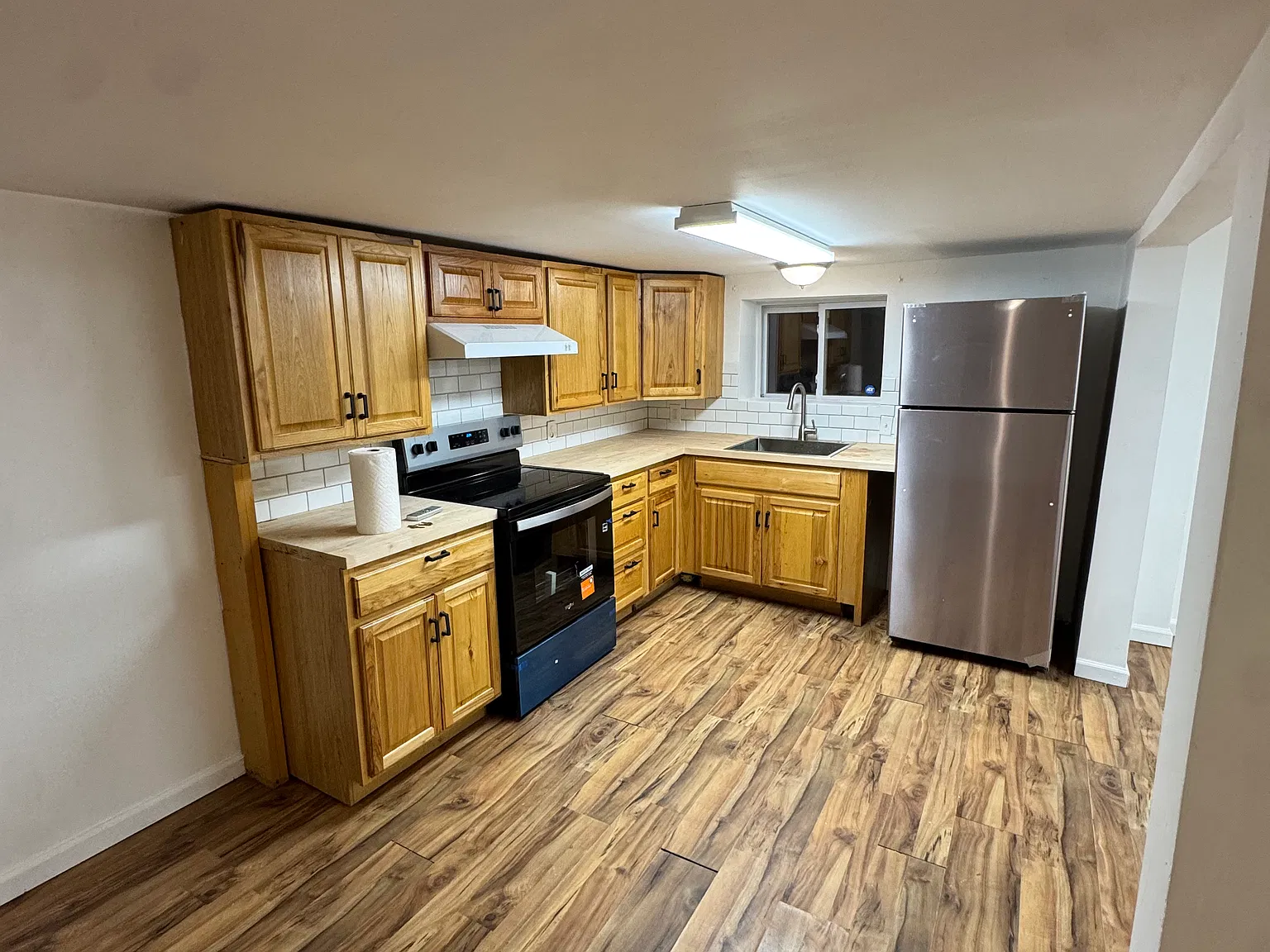 3 bed, 868 sqft, $1,800 — Photo 2