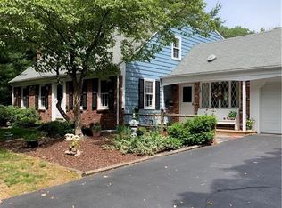 8 Palisade Ln, Barrington, RI 02806