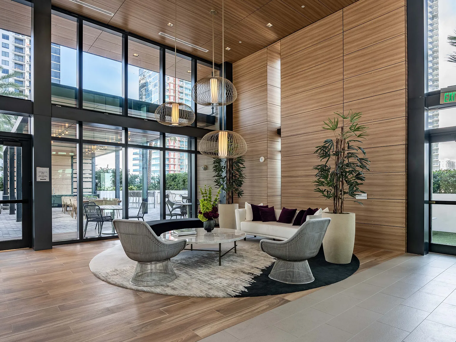 Bezel Miami — Photo 3