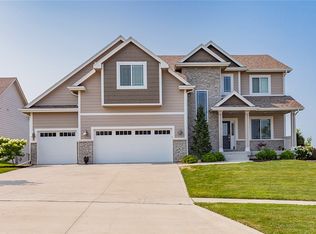 9192 Yarrow Ct, West Des Moines, IA 50266