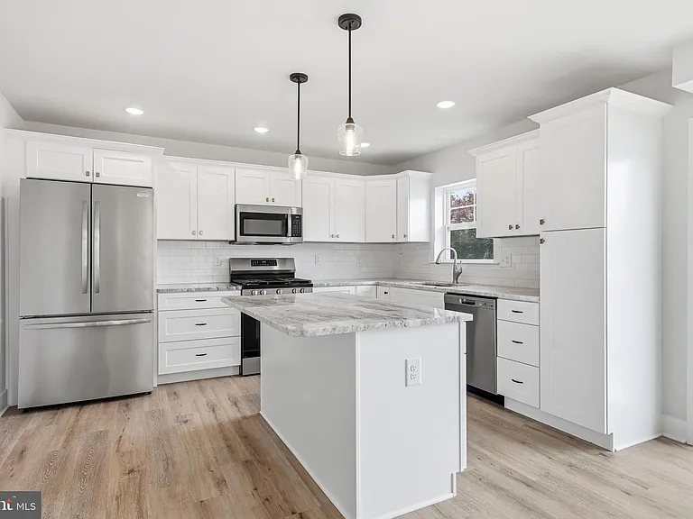 1306 Washington Ave — Photo 9