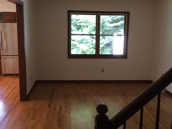4th image of 61 Longwood Dr