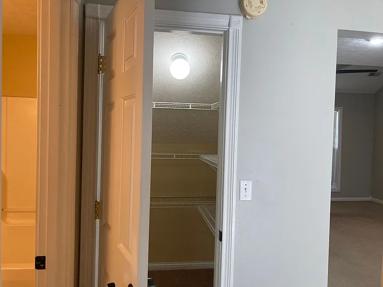121 Chevy Chase Pl — Photo 13