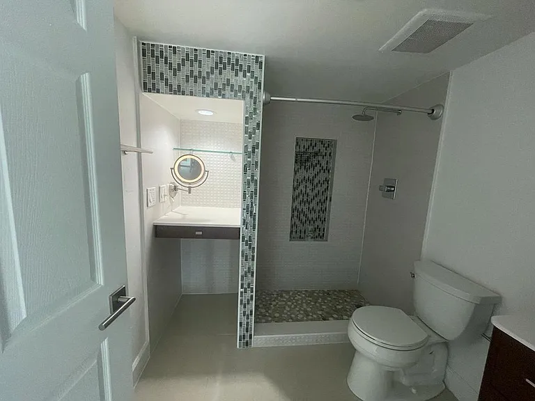 2075 SW 122nd Ave #409 — Photo 2