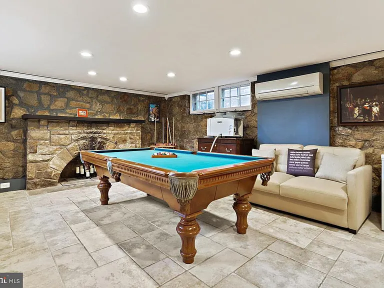 2347 S Arlington Ridge Rd — Photo 22