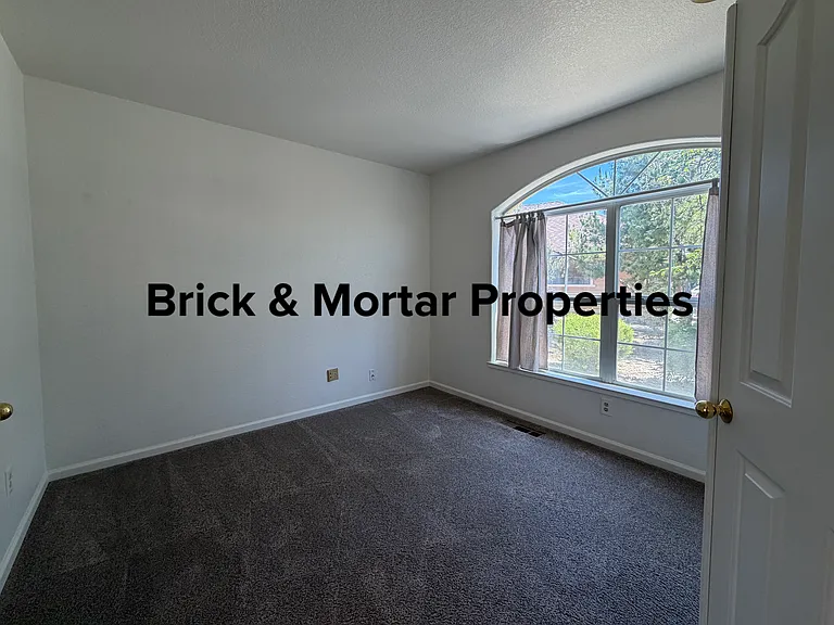 202 Spyglass Ct — Photo 10