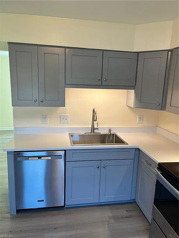 3 bed, 1.5 bath, 1400 sqft, $1,950 — Photo 3