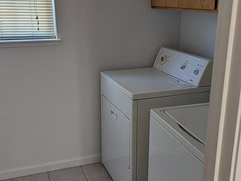 127 Huber Ct — Photo 13