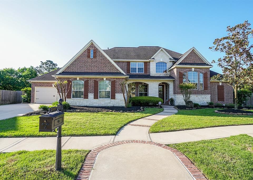 Exquisite 2-story custom Frontier home on almost half an acre on quiet culdesac in Fairfield with backyard OASIS including pool, spa, oversized covered patio, fire pit, and professional landscaping