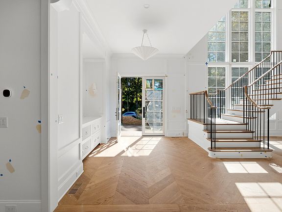 3rd image of 3438 Leonard St