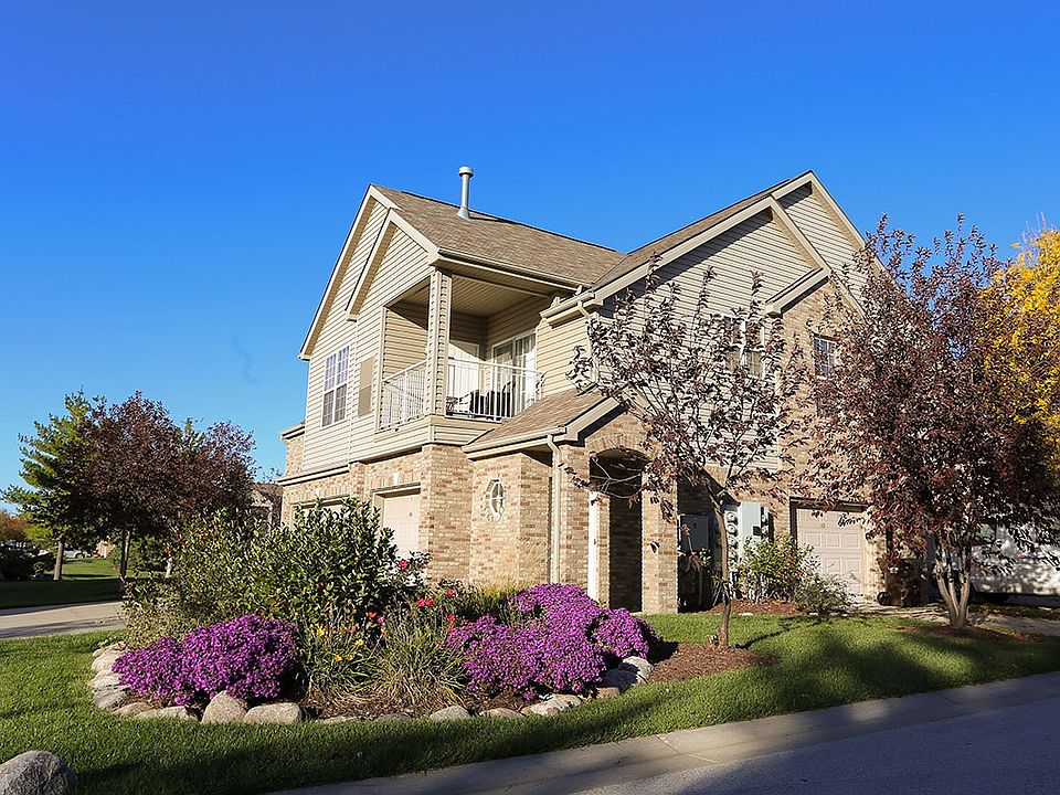 Our town home-style villas include attached garages and private entrances.