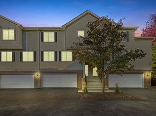 409 Evergreen Cir #4, Gilberts, IL 60136