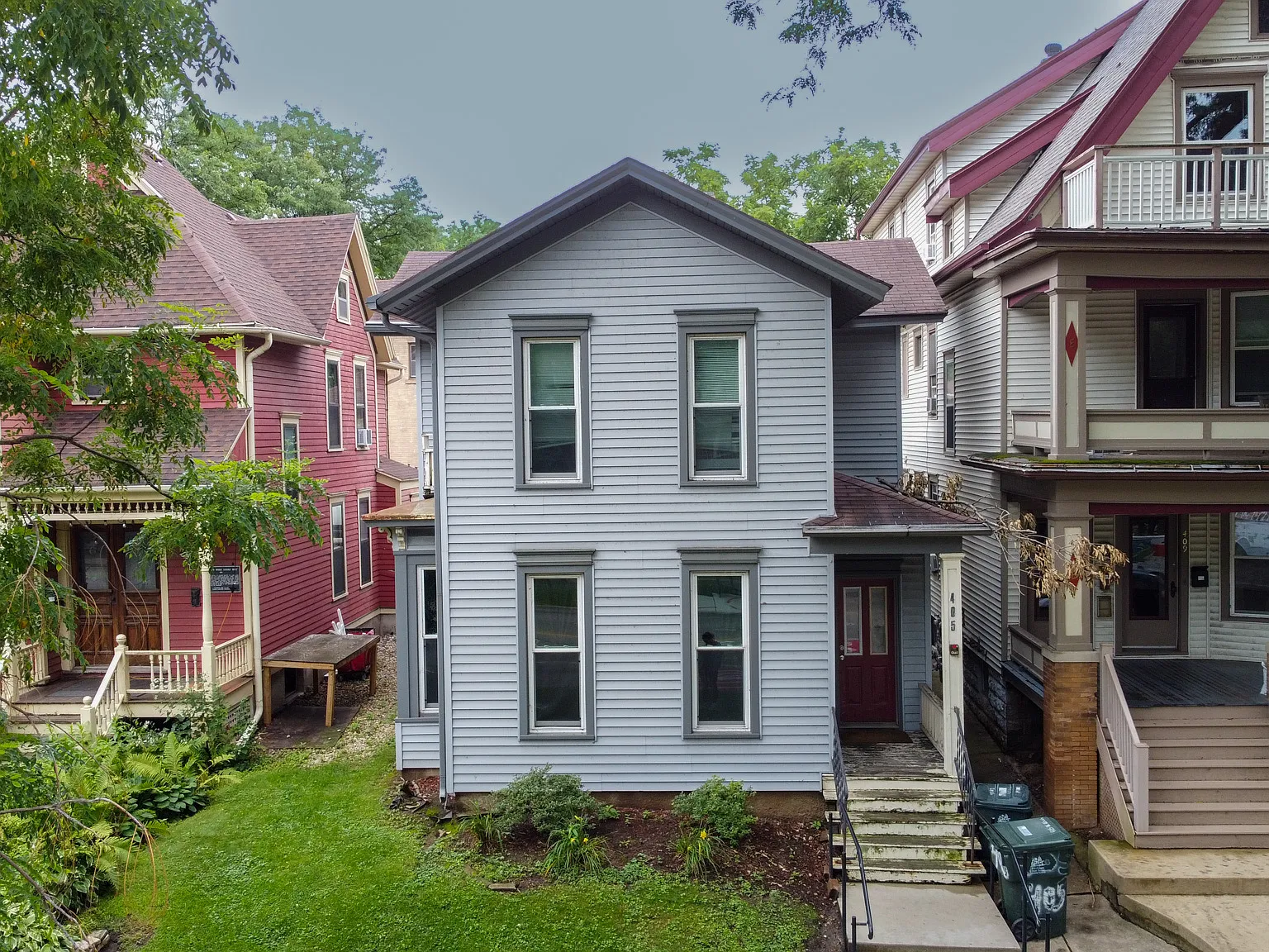 6 bed, 2.0 bath, $6,150 — Photo 1