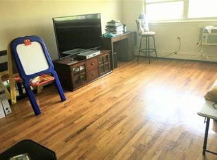 6951 Alderton St #2B, Rego Park, NY 11374