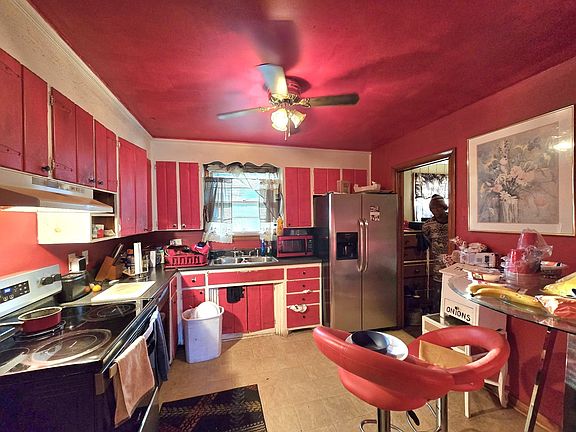 3rd image of 3006 Creekwood Dr