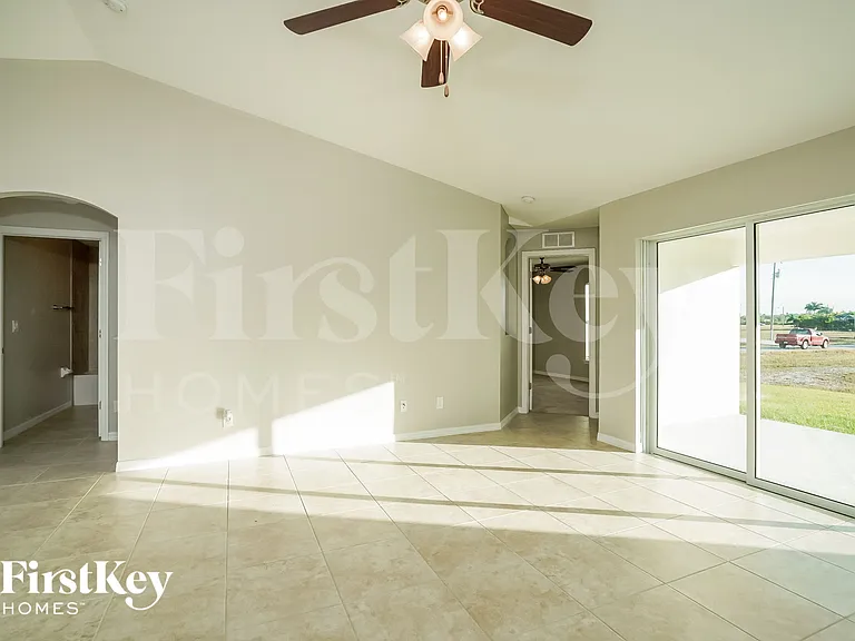 2127 NW 41st Pl — Photo 3