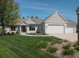 2231 Deer Path, Waukesha, WI 53189