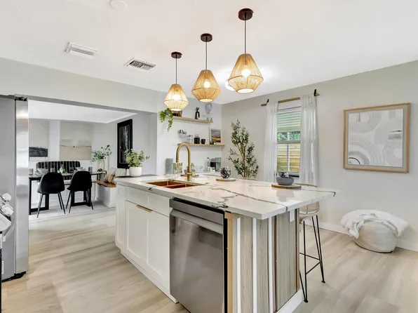 115 W 31st Court, Riviera Beach, FL 33404