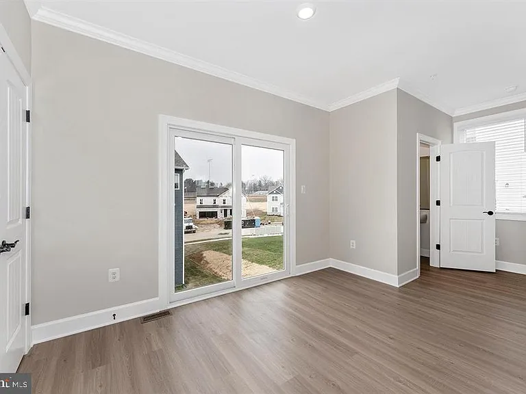 527 Abigail Ave — Photo 18