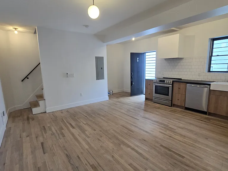 1401 Charles St #C — Photo 6