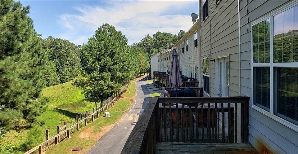 2nd image of 2655 Cedar Dr