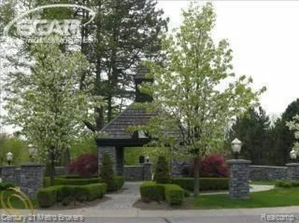 6306 Bridle Path, Grand Blanc, MI 48439