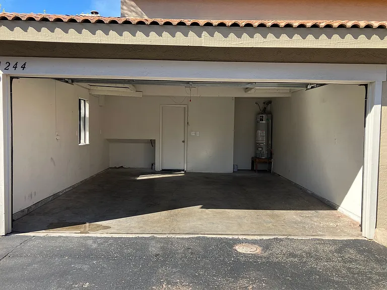 1244 W Roseburg Ave #D — Photo 16
