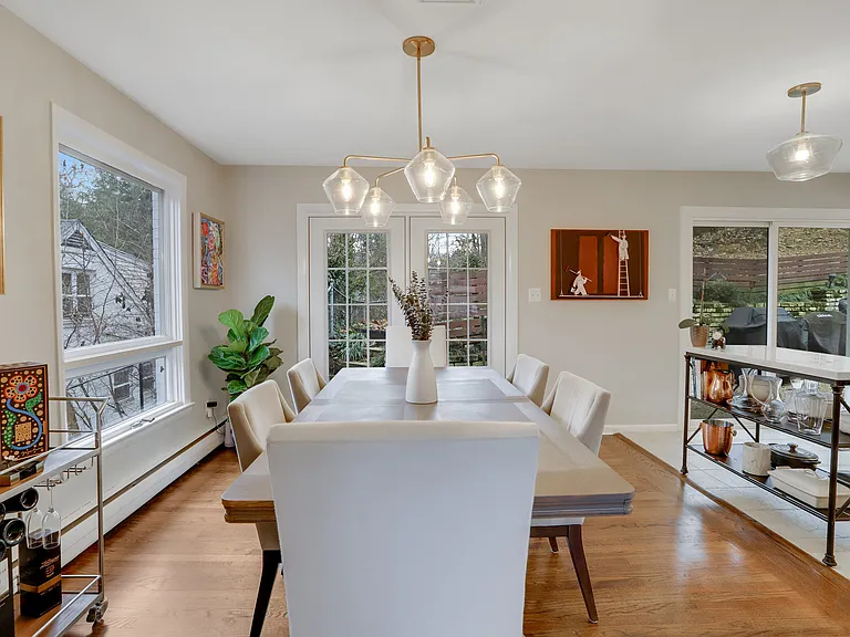 3710 Lorcom Ln — Photo 6