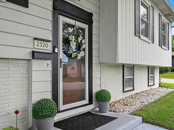 3rd image of 2320 Graham Cir