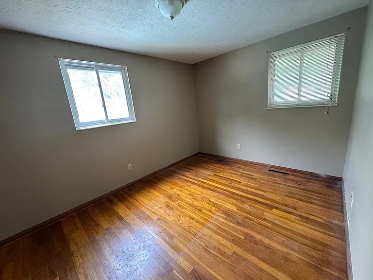 1394 Seaton Ct — Photo 5