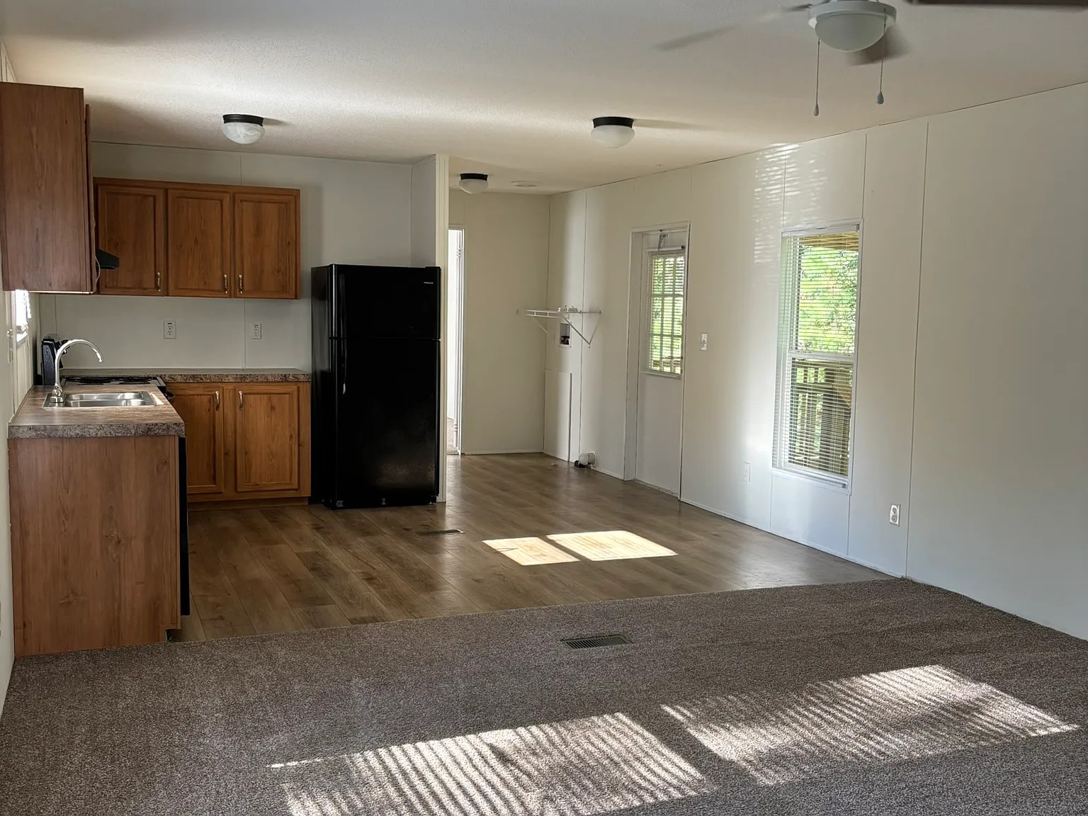 2 bed, 1056 sqft, $1,600 — Photo 2
