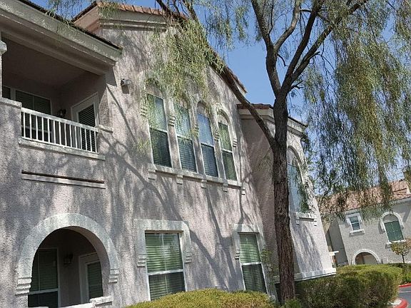 upstairs unit street view