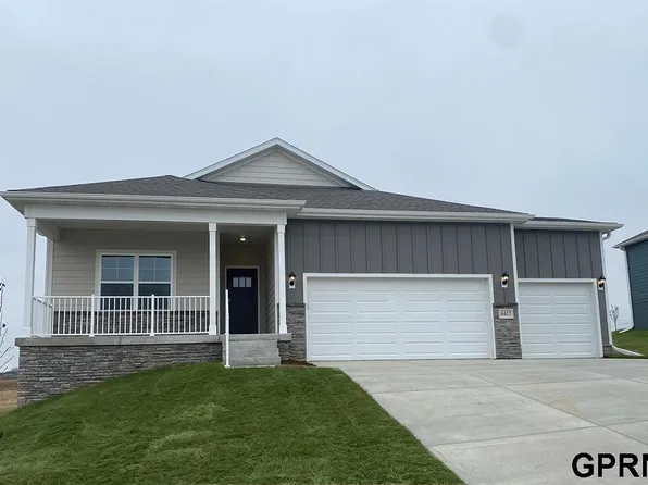 6417 Clear Creek St, Bellevue, NE 68157
