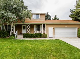 8964 S Quail Hollow Dr, Sandy, UT 84093