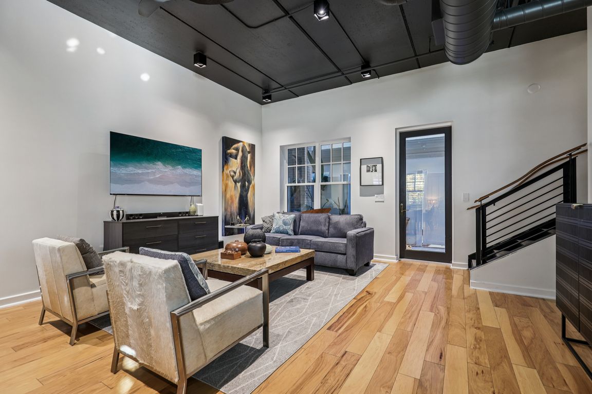 next background image